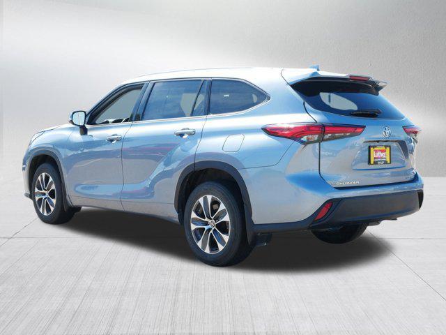 used 2022 Toyota Highlander car, priced at $36,747