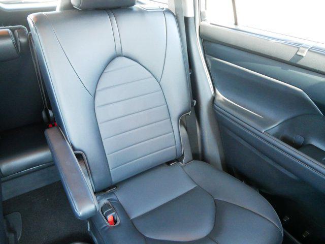used 2022 Toyota Highlander car, priced at $36,747