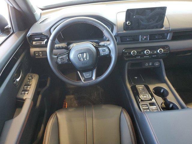 new 2025 Honda Pilot car, priced at $51,350