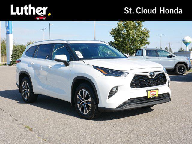 used 2023 Toyota Highlander car, priced at $39,747