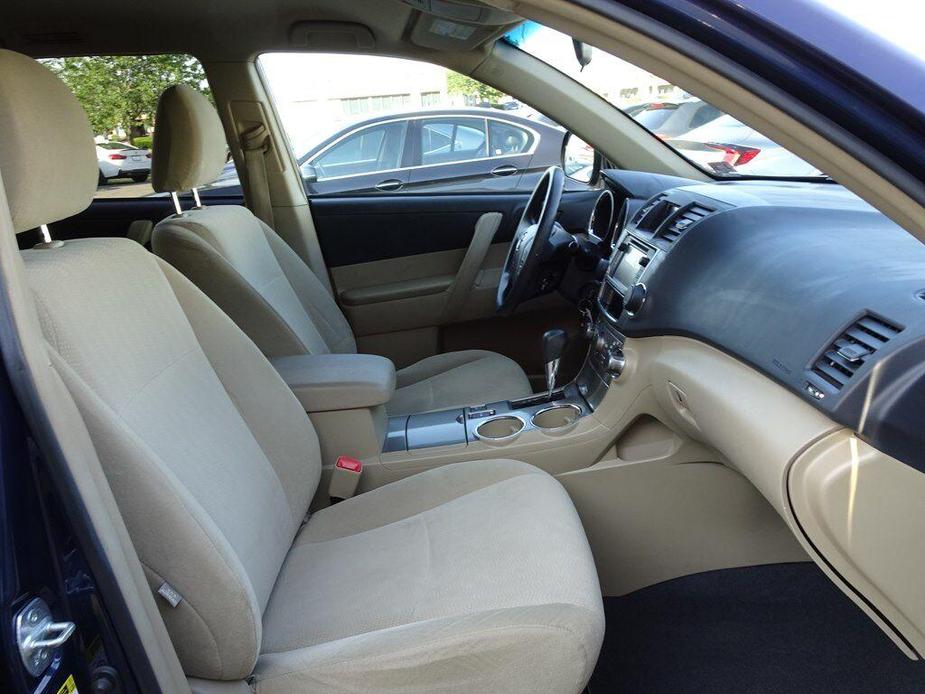 used 2013 Toyota Highlander car, priced at $16,444