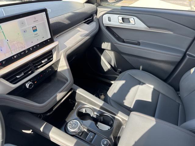 new 2025 Ford Explorer car, priced at $45,596