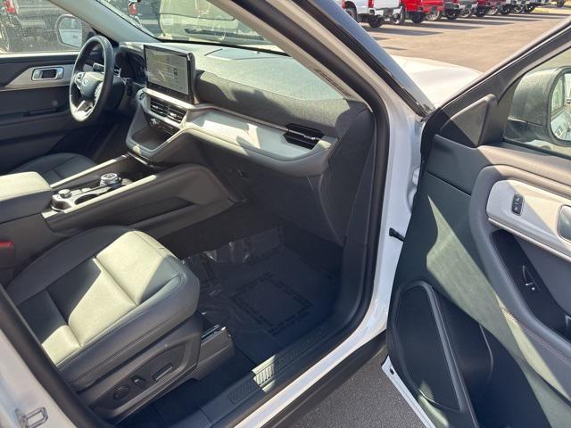 new 2025 Ford Explorer car, priced at $45,596
