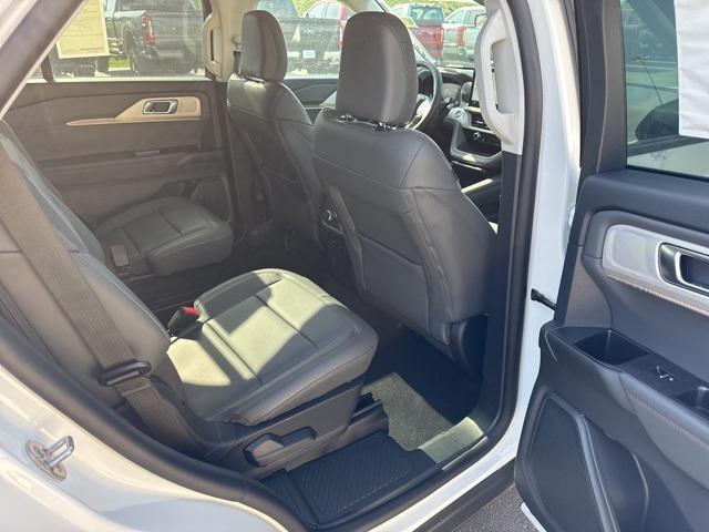 new 2025 Ford Explorer car, priced at $45,596