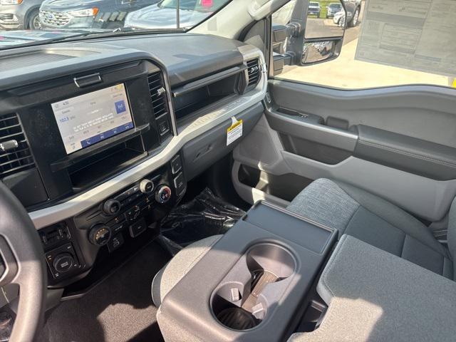new 2025 Ford F-250 car, priced at $55,498
