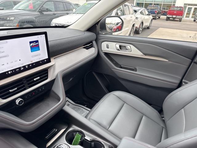 new 2025 Ford Explorer car, priced at $49,947