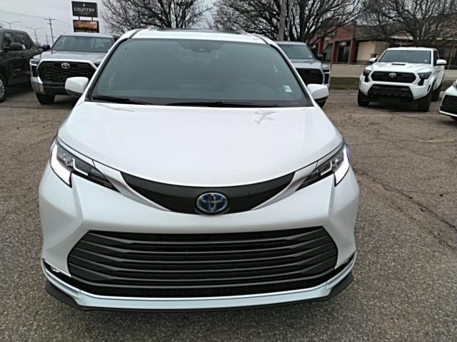 new 2025 Toyota Sienna car, priced at $53,200