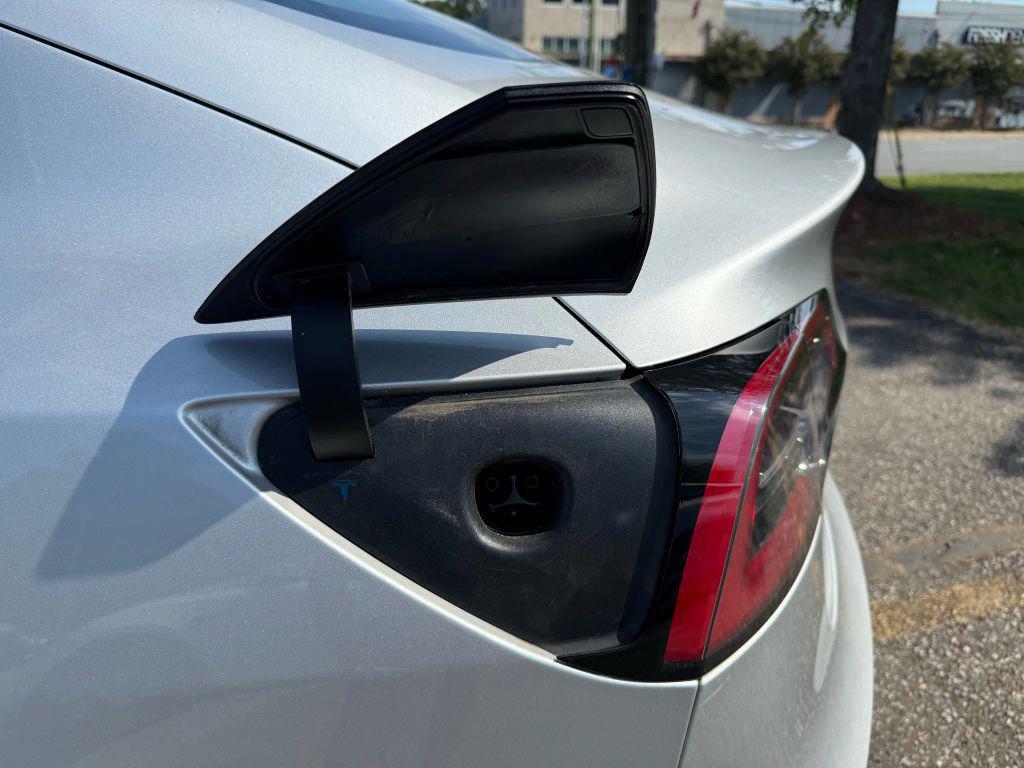 used 2018 Tesla Model 3 car, priced at $21,000