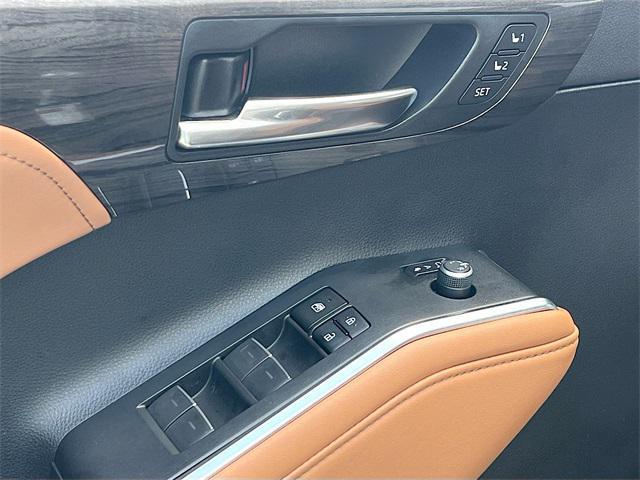 used 2023 Toyota Highlander Hybrid car, priced at $47,750