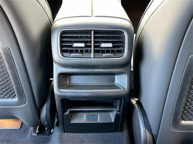 new 2025 Mercedes-Benz GLE 450 car, priced at $79,045