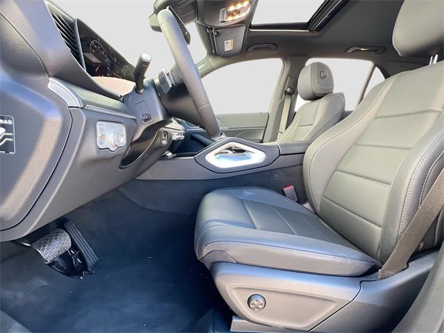 new 2025 Mercedes-Benz GLE 450 car, priced at $79,045