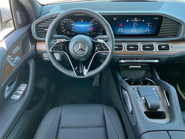 new 2025 Mercedes-Benz GLE 450 car, priced at $75,795