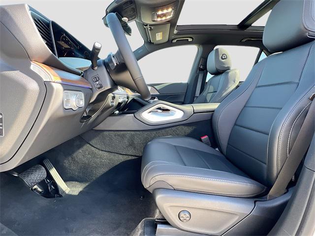 new 2025 Mercedes-Benz GLE 450 car, priced at $75,795