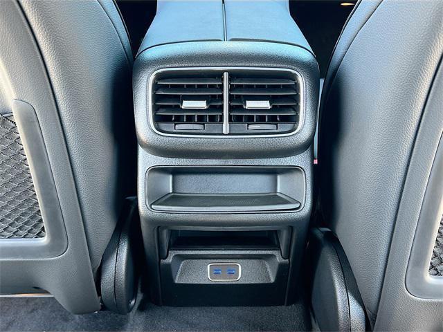 new 2025 Mercedes-Benz GLE 450 car, priced at $75,795