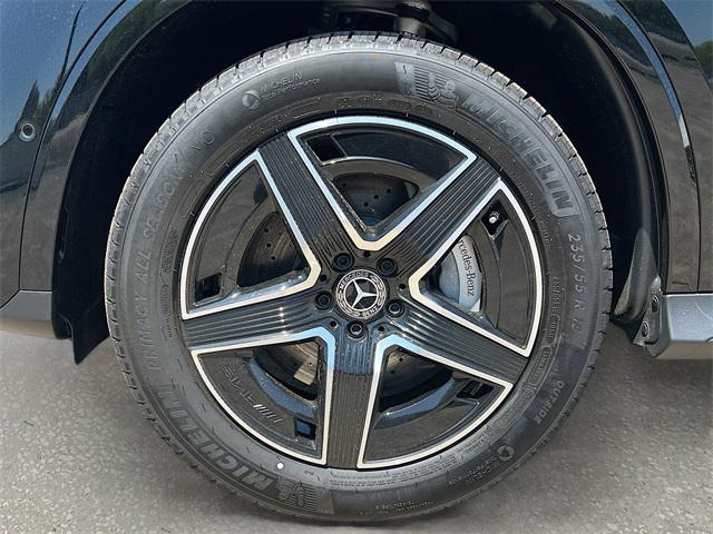 new 2025 Mercedes-Benz GLC 300 car, priced at $57,835