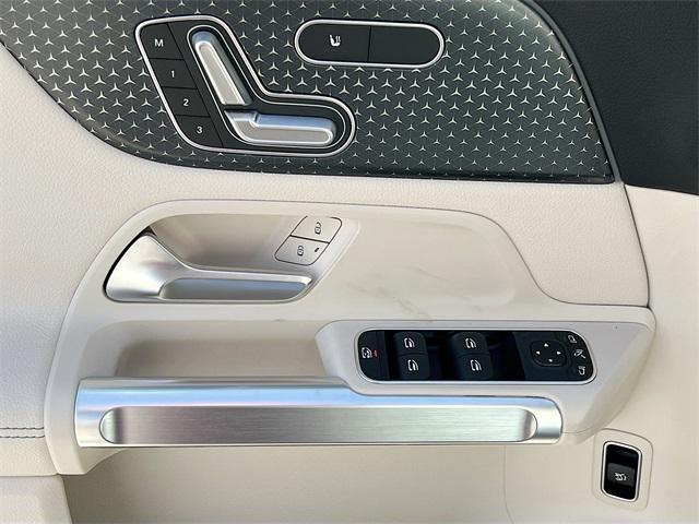 new 2025 Mercedes-Benz GLB 250 car, priced at $49,595