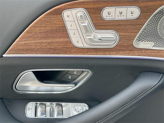 new 2025 Mercedes-Benz GLS 450 car, priced at $95,365