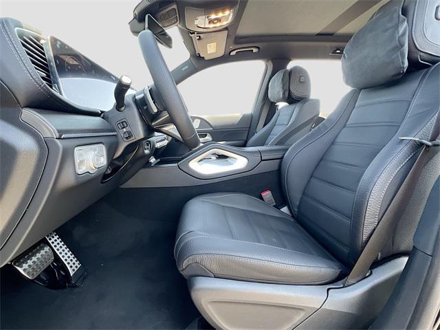 new 2025 Mercedes-Benz GLS 580 car, priced at $121,145