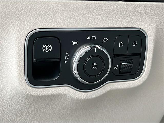 used 2024 Mercedes-Benz GLA 250 car, priced at $40,950