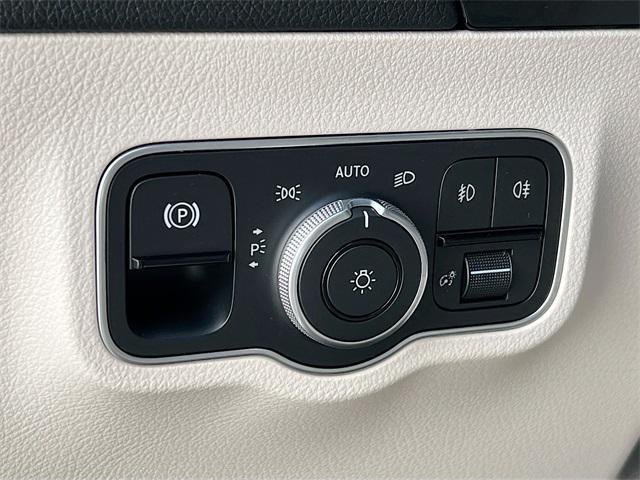 used 2025 Mercedes-Benz GLA 250 car, priced at $41,899