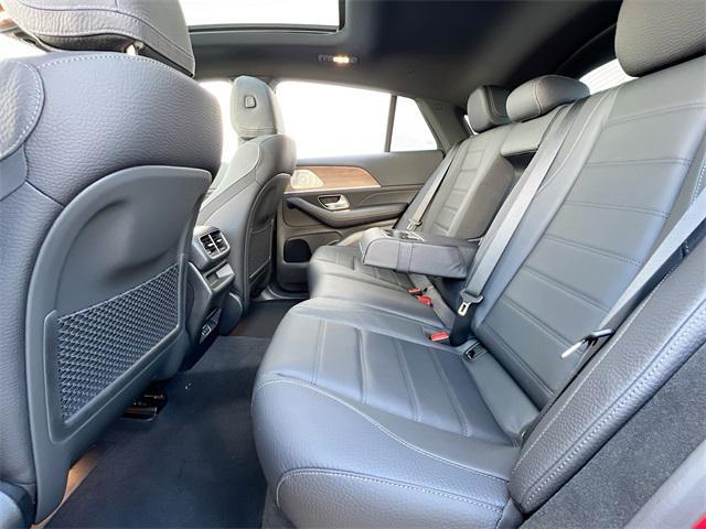 new 2025 Mercedes-Benz GLE 450 car, priced at $86,880