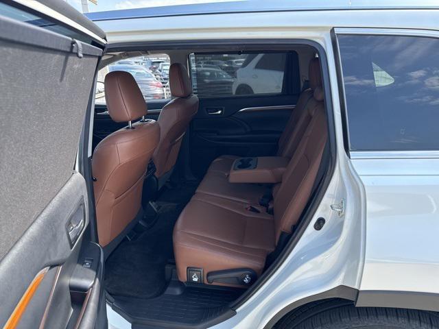 used 2018 Toyota Highlander car, priced at $27,999
