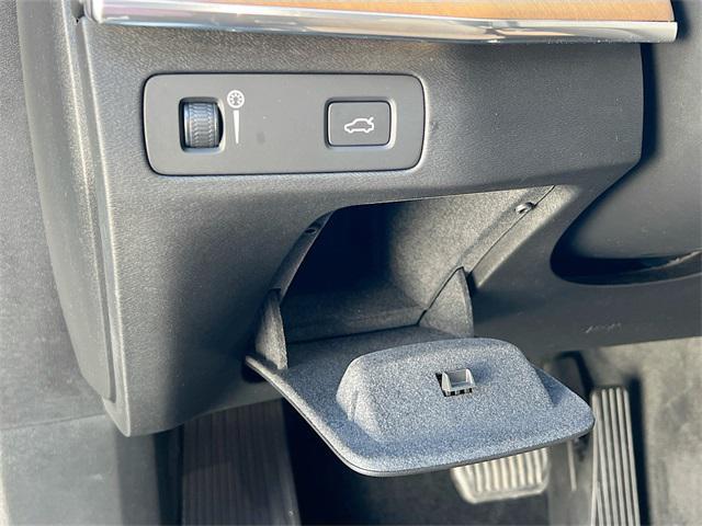used 2019 Volvo XC90 car, priced at $26,750