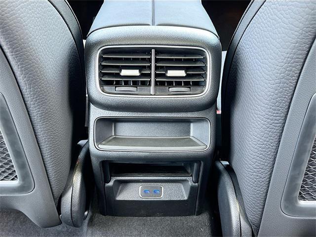 new 2025 Mercedes-Benz GLE 450 car, priced at $90,225
