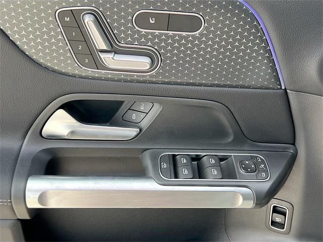 new 2025 Mercedes-Benz GLB 250 car, priced at $51,095