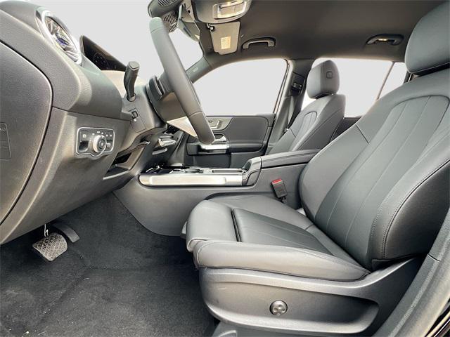 new 2025 Mercedes-Benz GLB 250 car, priced at $51,095