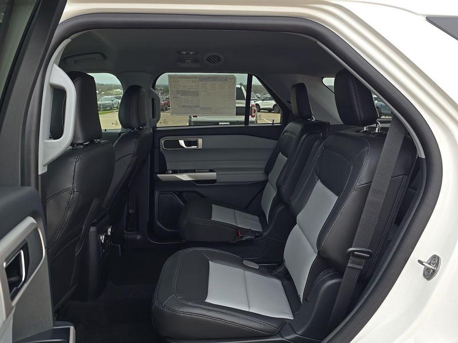 new 2024 Ford Explorer car, priced at $43,570
