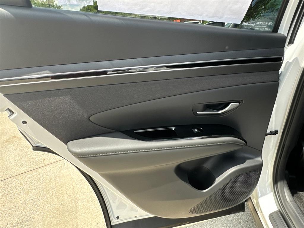 new 2024 Hyundai TUCSON Hybrid car, priced at $34,900