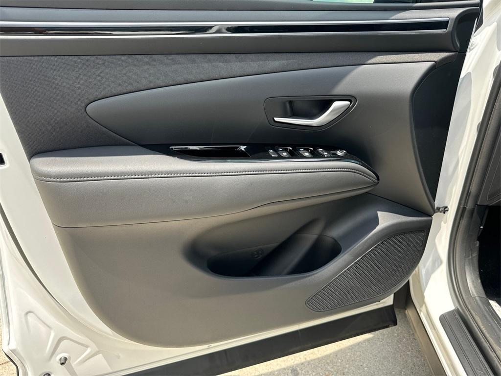new 2024 Hyundai TUCSON Hybrid car, priced at $34,900