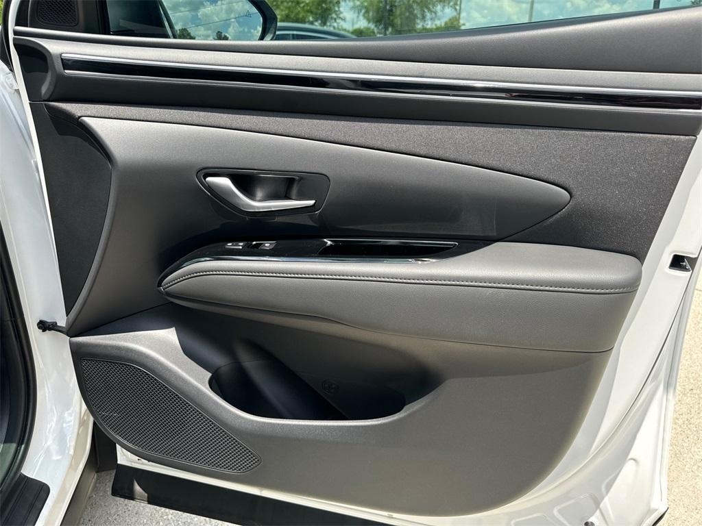new 2024 Hyundai TUCSON Hybrid car, priced at $34,900