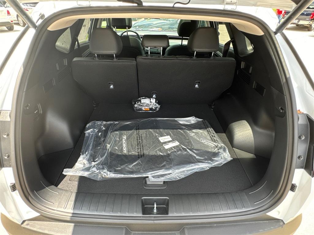 new 2024 Hyundai TUCSON Hybrid car, priced at $34,900