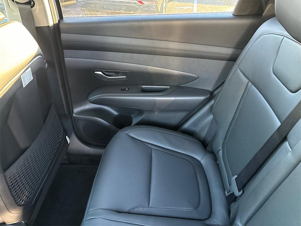 new 2025 Hyundai TUCSON Hybrid car, priced at $38,440