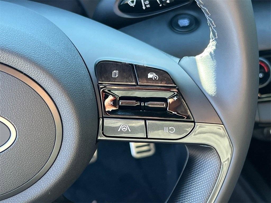 new 2025 Hyundai Elantra car, priced at $23,425