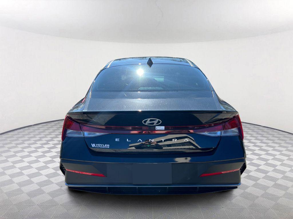 new 2025 Hyundai Elantra car