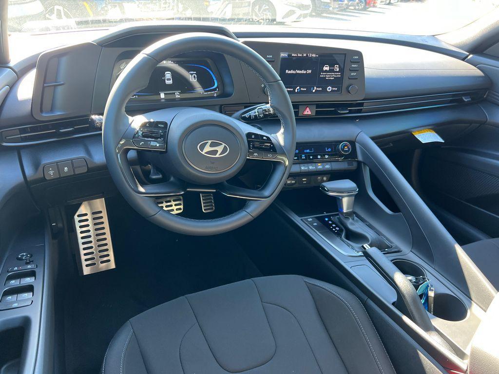 new 2025 Hyundai Elantra car