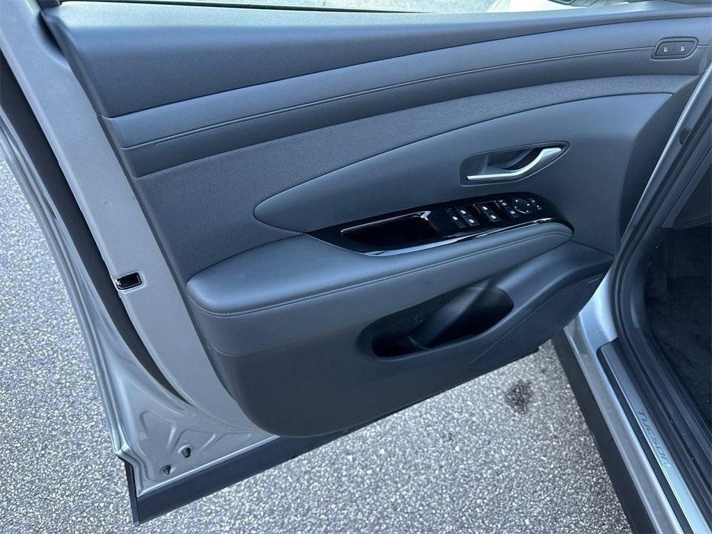 new 2025 Hyundai TUCSON Hybrid car