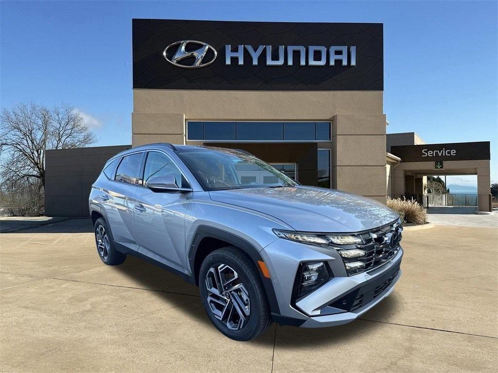 new 2025 Hyundai TUCSON Hybrid car