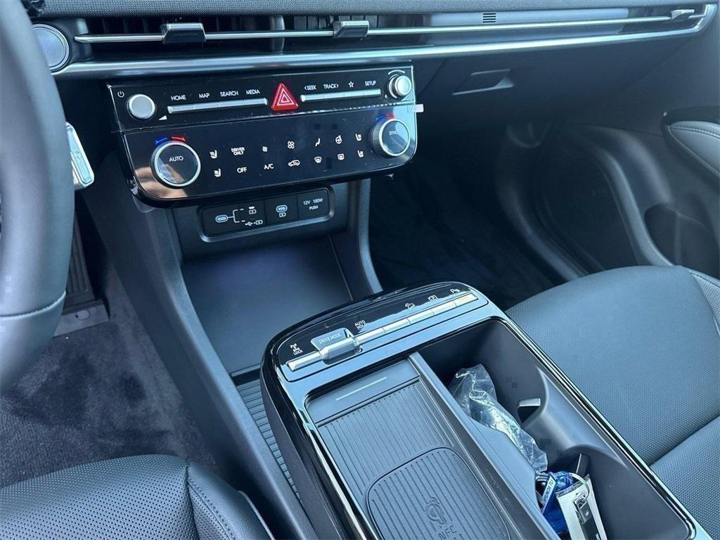 new 2025 Hyundai TUCSON Hybrid car