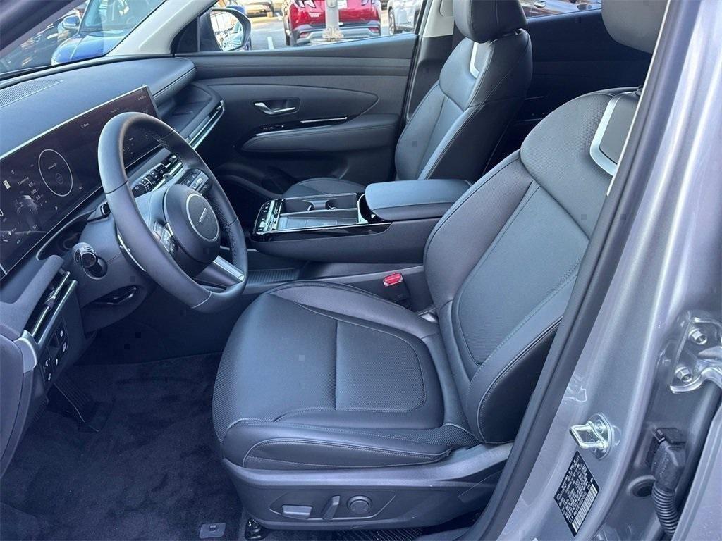 new 2025 Hyundai TUCSON Hybrid car