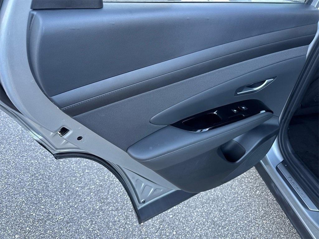 new 2025 Hyundai TUCSON Hybrid car