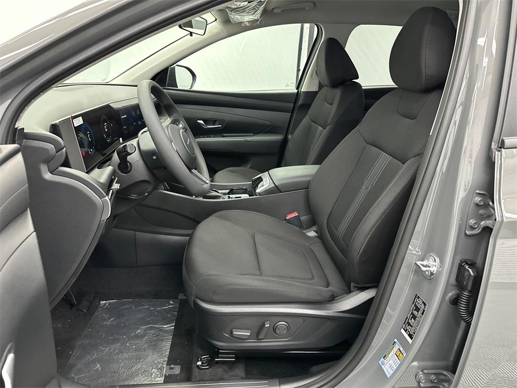 new 2025 Hyundai Tucson car, priced at $30,500