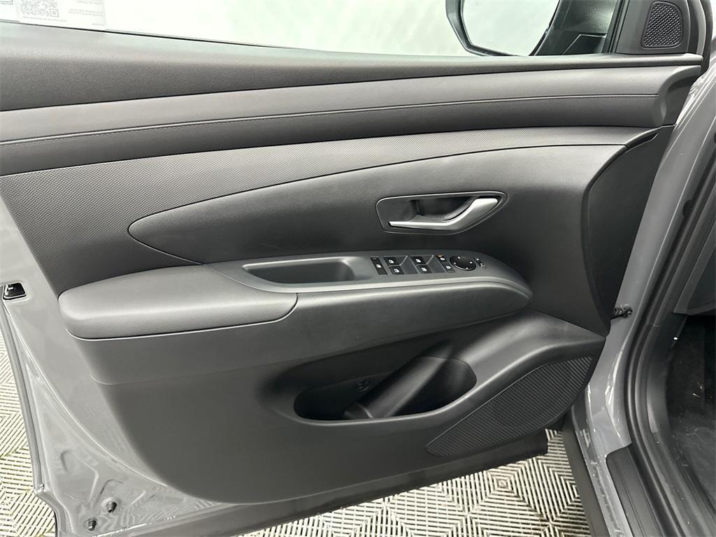 new 2025 Hyundai Tucson car, priced at $30,500