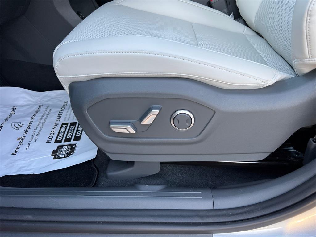 new 2025 Hyundai Santa Fe car, priced at $36,600