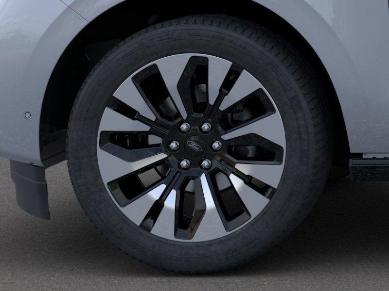 new 2025 Ford Expedition car, priced at $80,230