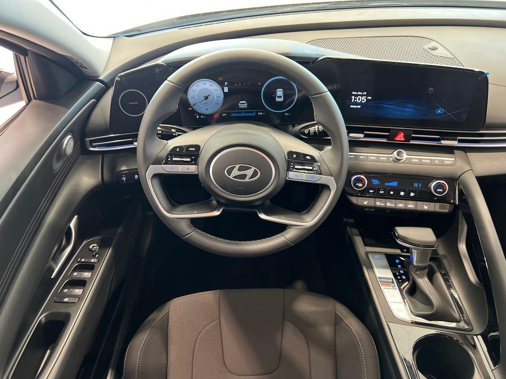 new 2025 Hyundai Elantra car