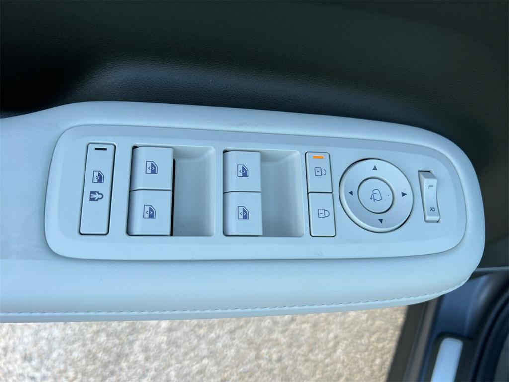 new 2025 Hyundai Santa Fe car, priced at $45,950